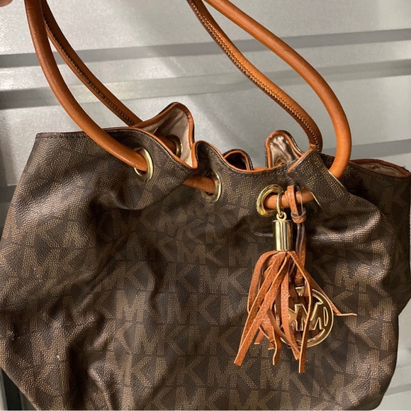 Michael Kors handbag - Picture 2 of 2